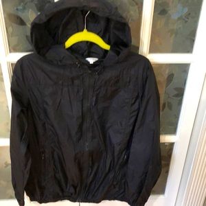 Travel piece ,wind breaker ,easy luggage must have.